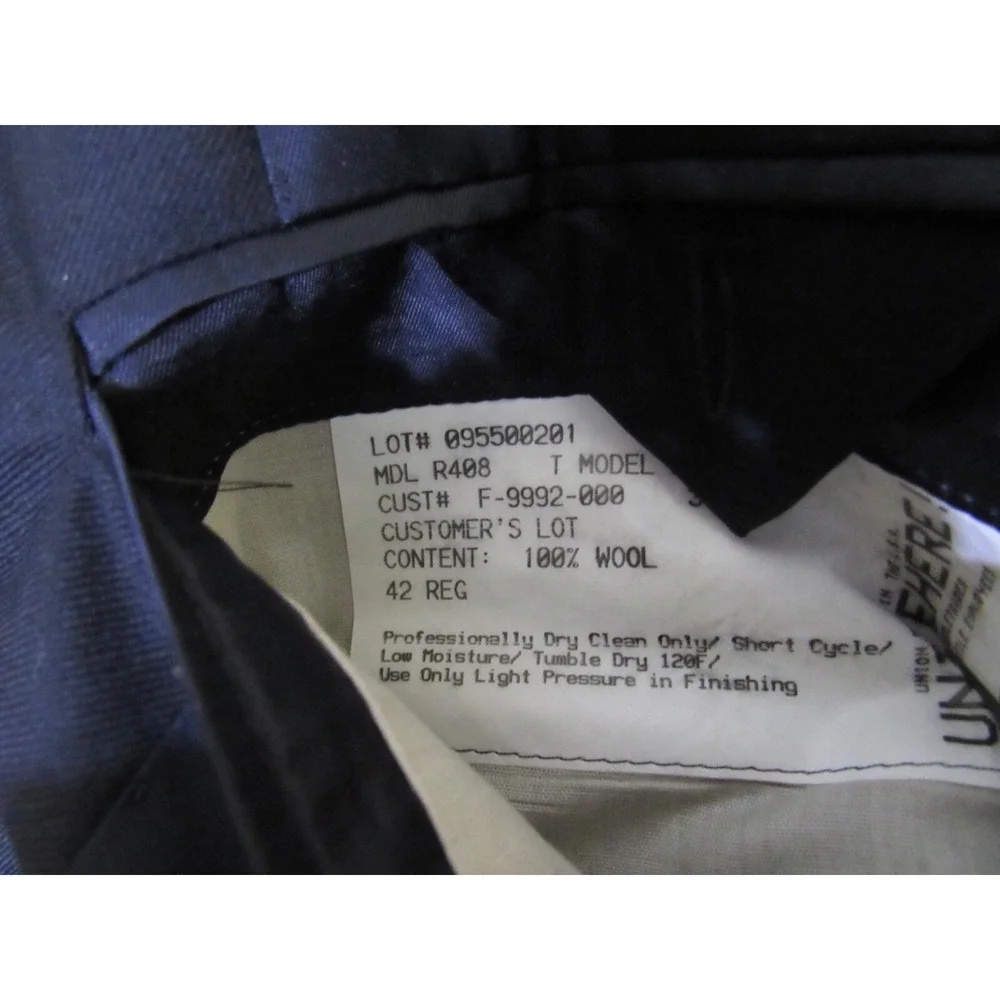 Hickey Freeman Super 140 Made for Nordstrom Monogram Button Navy Blazer Size 42R